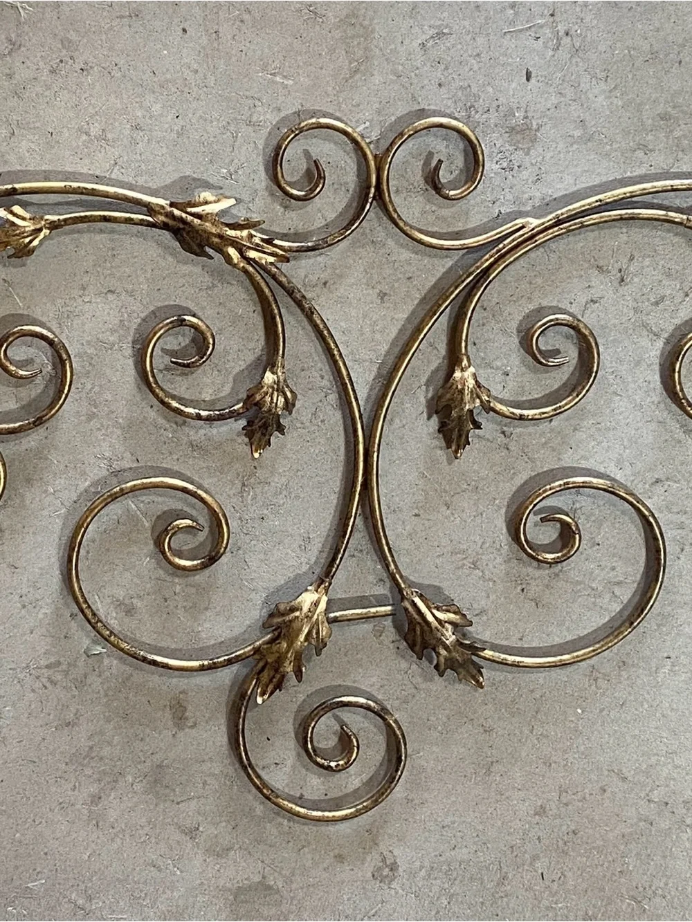 Ornate Metal Scroll Wall Decor in Gold - Elegant Home Accent
